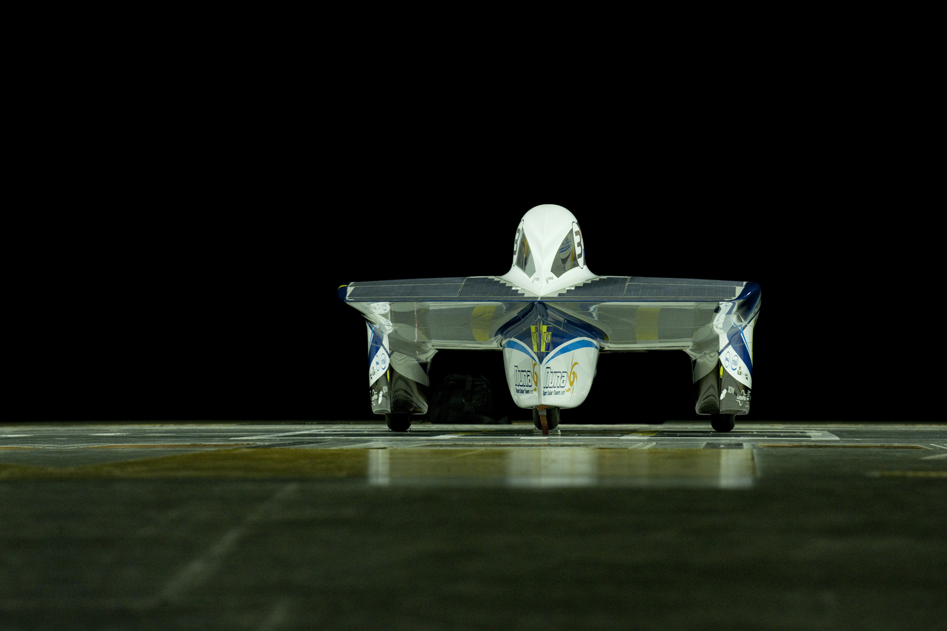 Twente and Delft test solar cars in DNW windtunnel - NLR News