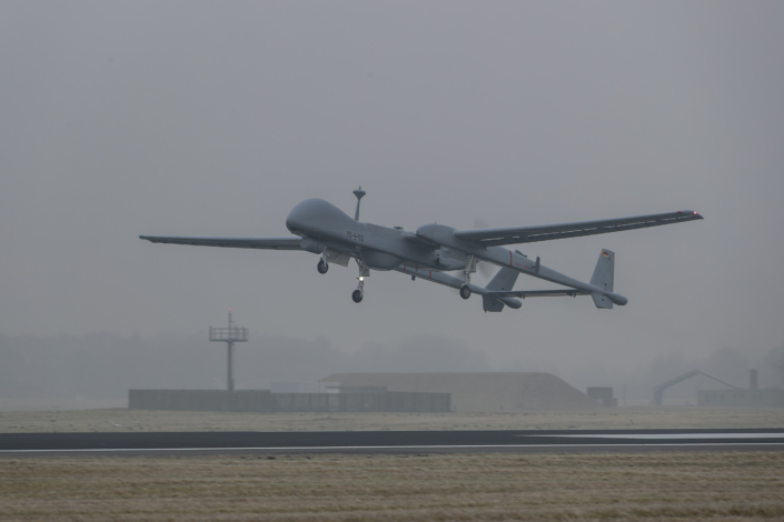 A German Heron TP drone of the German Armed Forces (Bundeswehr) has flown from Schleswig in Germany to Leeuwarden in the Netherlands and back again.